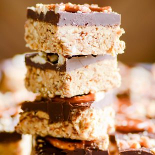 Easy no-bake chocolate peanut butter pretzel bars made with only 5 simple ingredients!