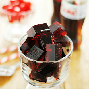 Cherry Coke Jello | www.somethingswanky.com