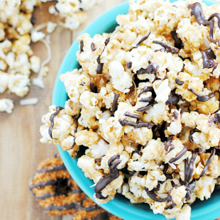 Samoas Popcorn | www.somethingswanky.com