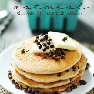 Oatmeal Chocolate Chip Buttermilk Pancakes | www.somethingswanky.com
