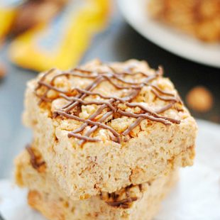 Butterfinger Butterscotch Krispies Treats | www.somethingswanky.com