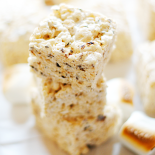 Toasted Marshmallow Rice Krispie Treats | www.somethingswanky.com