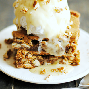 Maple Blondies with Maple Butter Cream Sauce, just like Applebee's makes it!