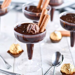 Easy Chocolate Pots de Creme Recipe