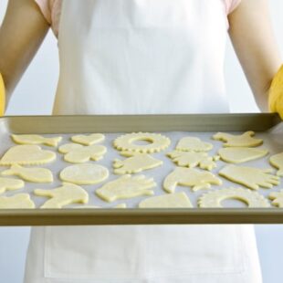 how to clean your baking sheets